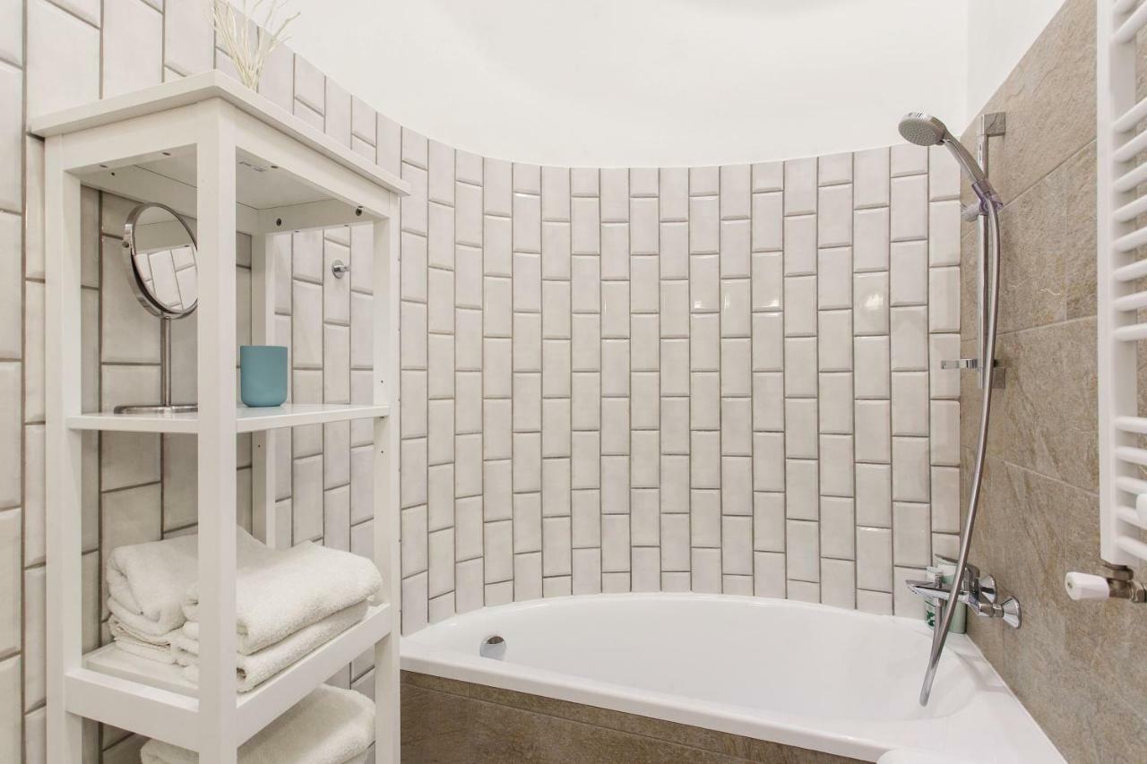 #Stayhere 3Bdr Modern & Stylish Apartment - Heart Of Old Town By Houseys Вилнюс Екстериор снимка