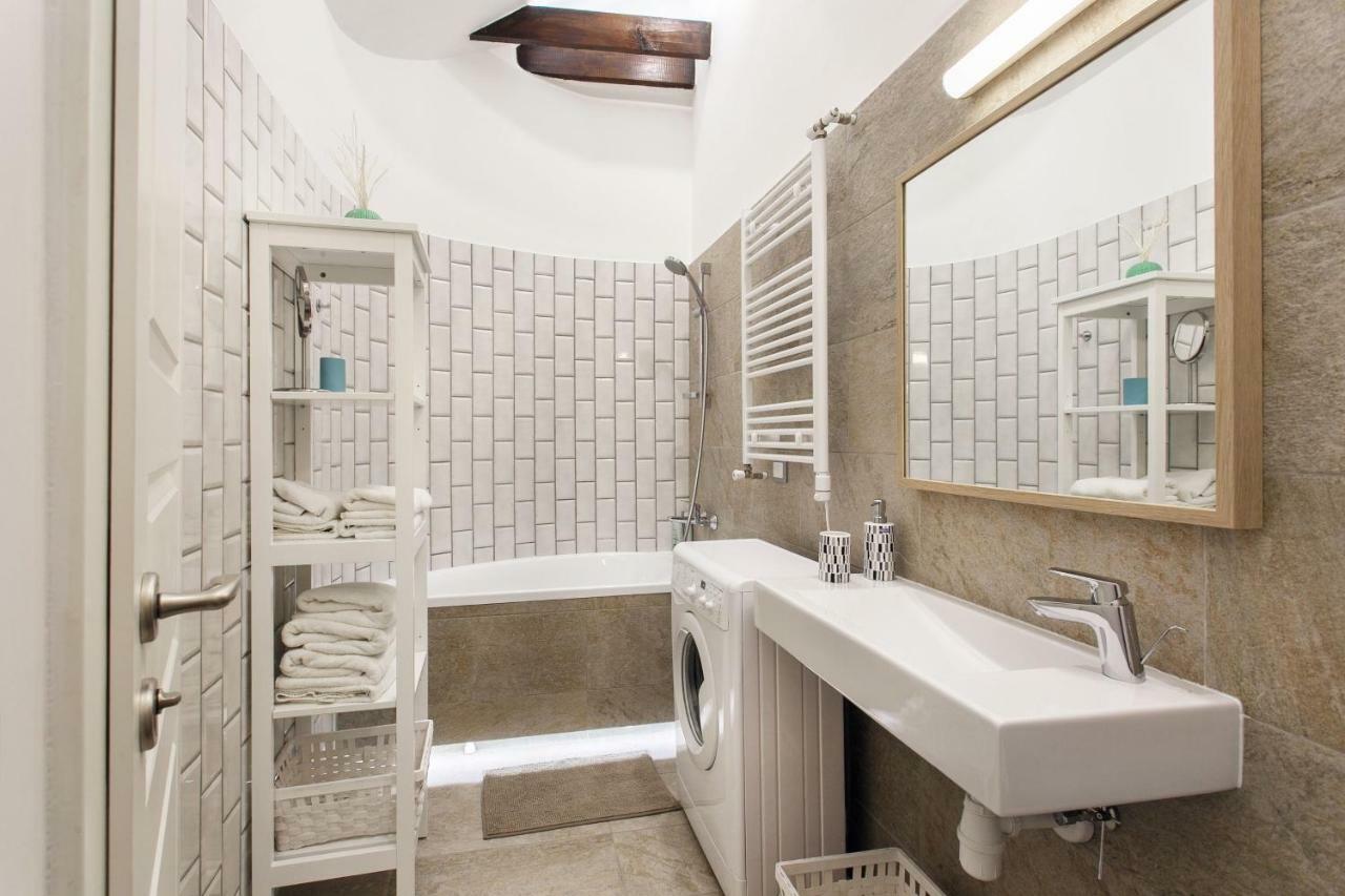 #Stayhere 3Bdr Modern & Stylish Apartment - Heart Of Old Town By Houseys Вилнюс Екстериор снимка